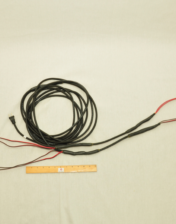 PLUG FOR HARNESS, ARMOR/FRONTAL, 15FT, Lead lines open aspect view